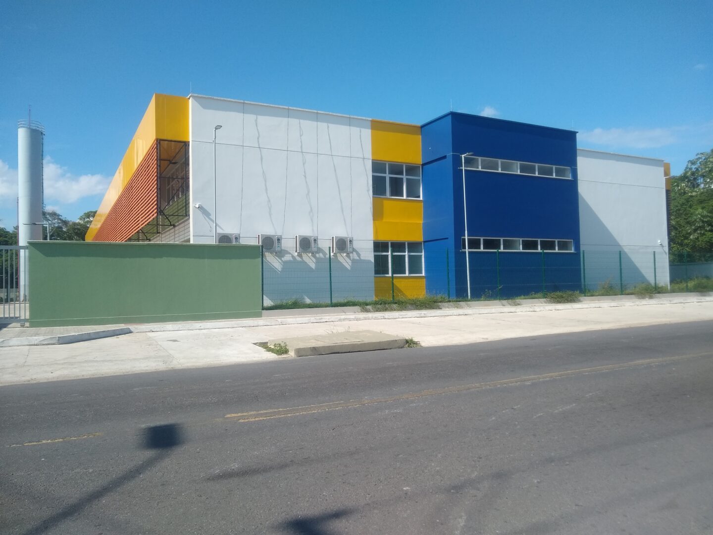 Construção e Implantação dos CIMEs (Centros Integrados Municipais de Educação)