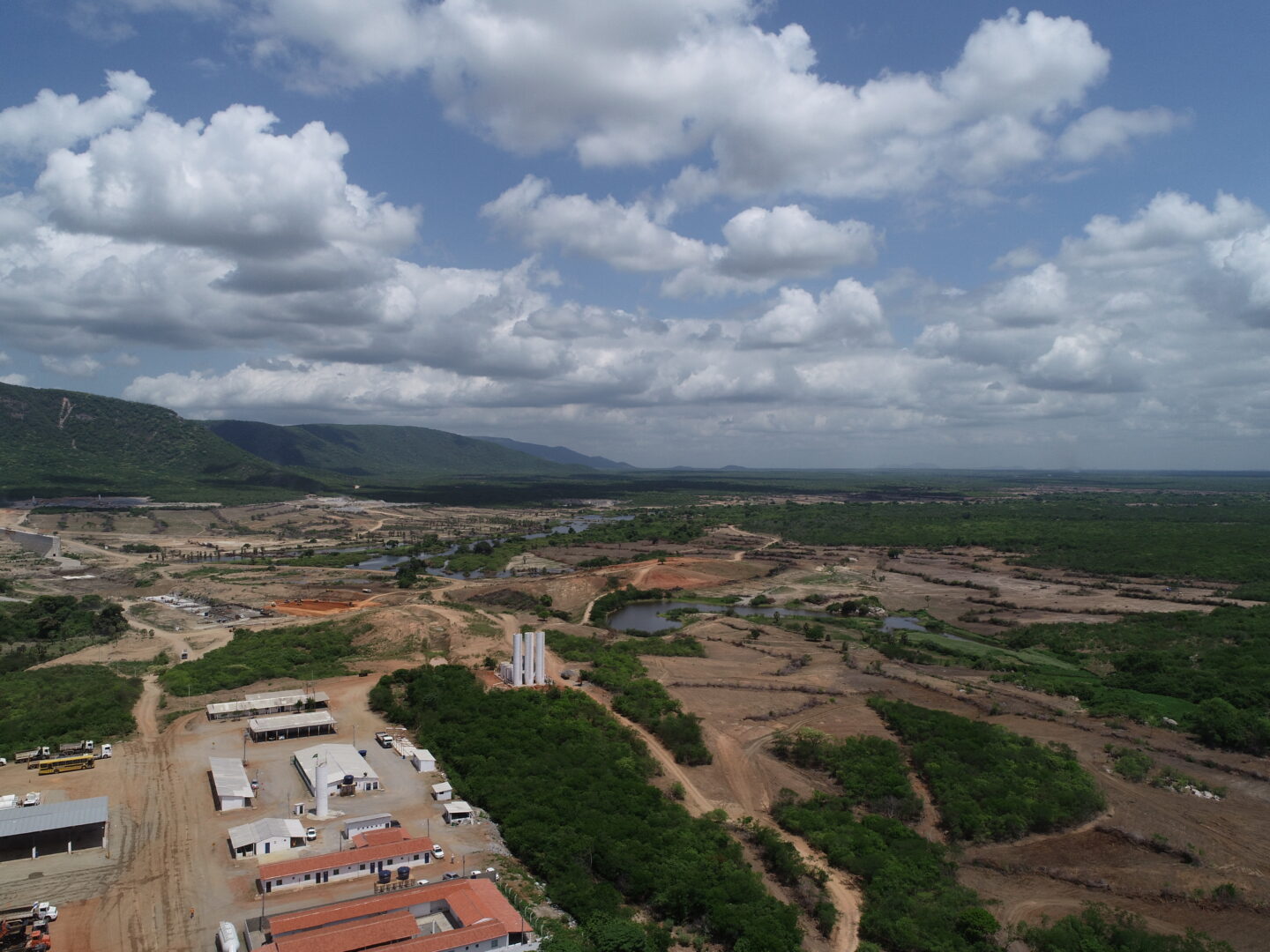 Variante Ferroviária em Cratéus