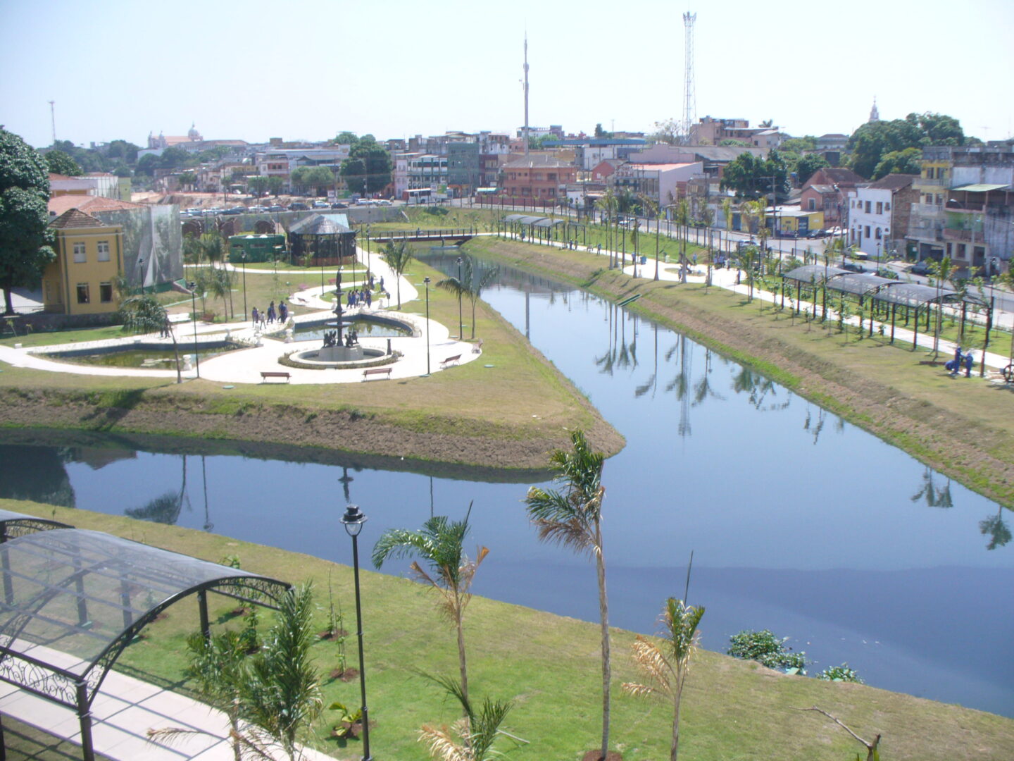 Programa Social e Ambiental dos Igarapés de Manaus – PROSAMIM – Bacias do Educandos-Quarenta e na Bacia Igarapé do São Raimundo.