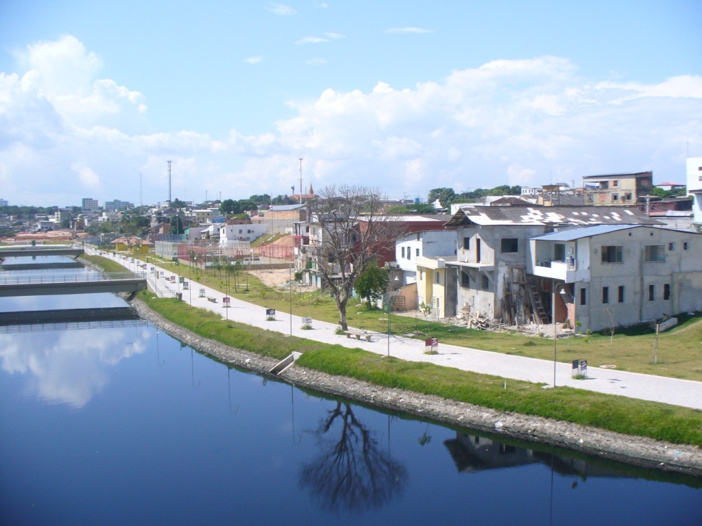 Programa Social Ambiental dos Igarapés de Manaus – PROSAMIM.