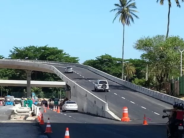 Projeto Executivo Estrutural dos Viadutos da Av. Eng° Santana Júnior com Av. Antônio Sales – Fortaleza/CE.