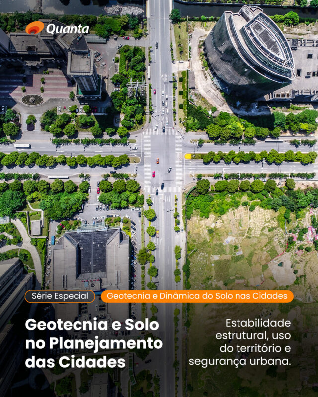 O solo é a base física das cidades, mas raramente é tratado como elemento estratégico no planejamento urbano.

A dinâmica geotécnica dos terrenos condiciona a estabilidade de edificações, encostas, sistemas viários e infraestruturas. Alterações no regime hidrológico, aumento da poropressão e intervenções sem investigação adequada modificam o comportamento mecânico do solo e ampliam a suscetibilidade a instabilidades.

Planejar o território exige compreender esses processos antes que se manifestem como risco.
Este é o primeiro texto da Série Especial | Geotecnia e 

Dinâmica do Solo nas Cidades assinada por nossos especialistas sobre, aprofundando a dimensão estrutural da conservação do solo para além da abordagem ambiental.

📌 Leia o artigo completo no blog e acompanhe os próximos textos da série. Link na bio.

#Geotecnia #Engenharia #Infraestrutura #Solo #DesenvolvimentoSustentável